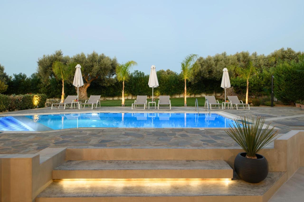 אדליאנוס קומפוס Villa Periklis מראה חיצוני תמונה