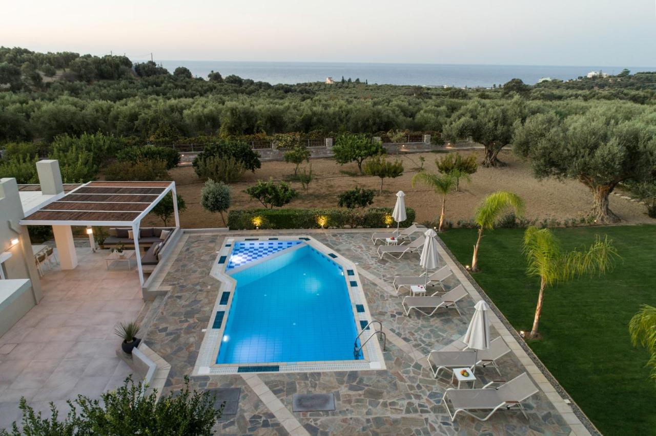 אדליאנוס קומפוס Villa Periklis מראה חיצוני תמונה