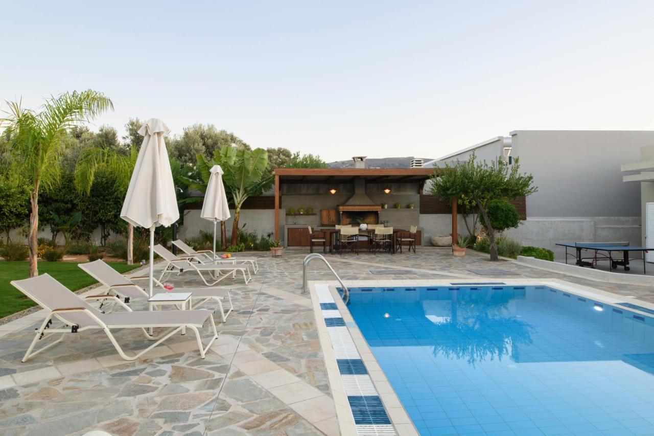 אדליאנוס קומפוס Villa Periklis מראה חיצוני תמונה