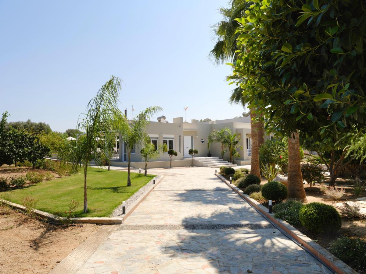 אדליאנוס קומפוס Villa Periklis מראה חיצוני תמונה