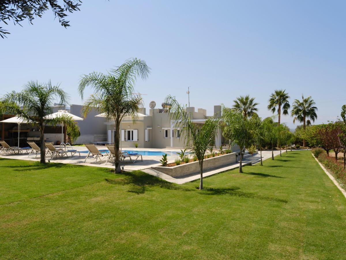 אדליאנוס קומפוס Villa Periklis מראה חיצוני תמונה