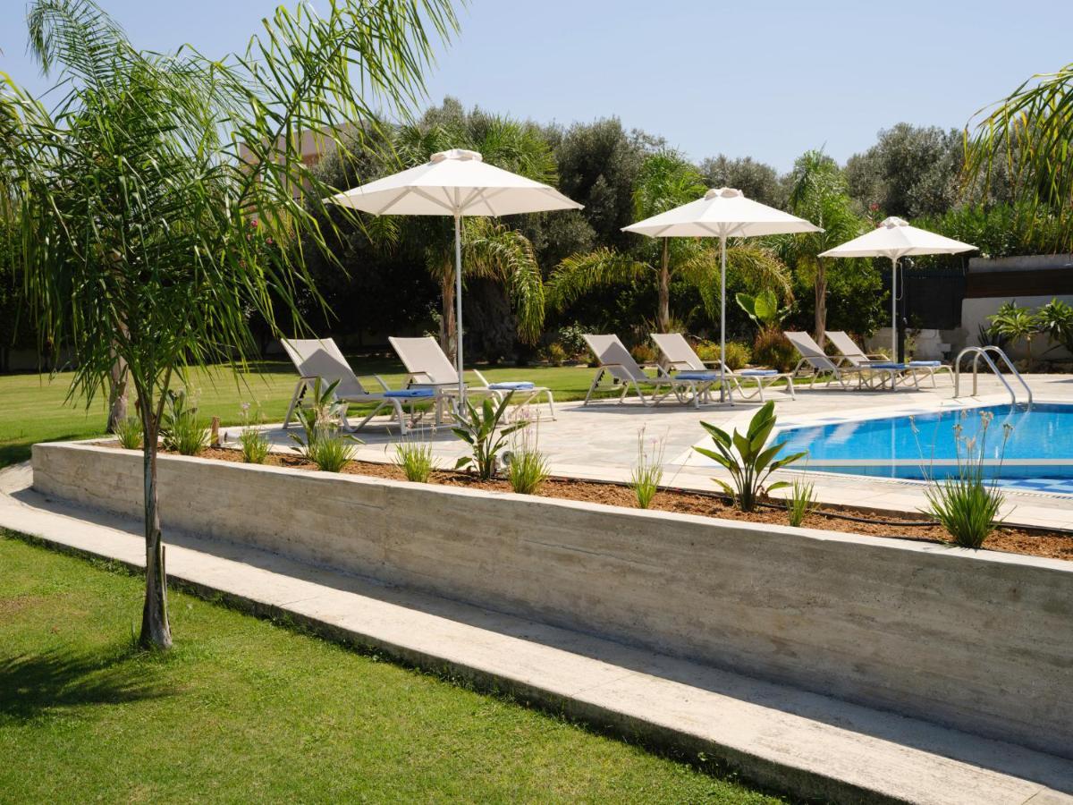 אדליאנוס קומפוס Villa Periklis מראה חיצוני תמונה