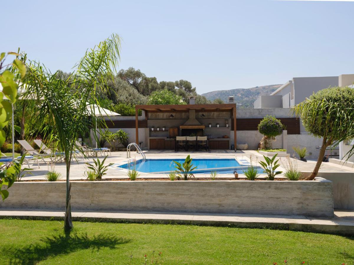 אדליאנוס קומפוס Villa Periklis מראה חיצוני תמונה