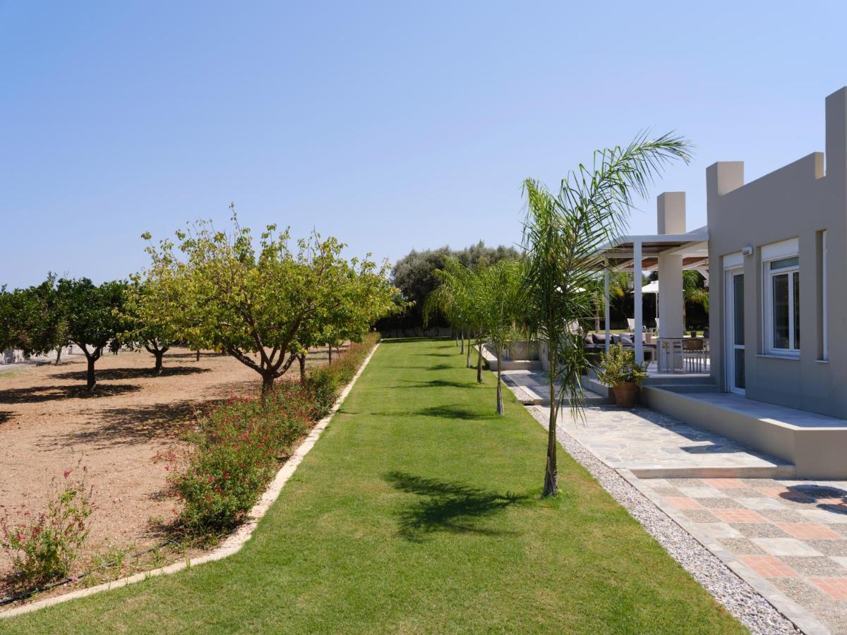 אדליאנוס קומפוס Villa Periklis מראה חיצוני תמונה