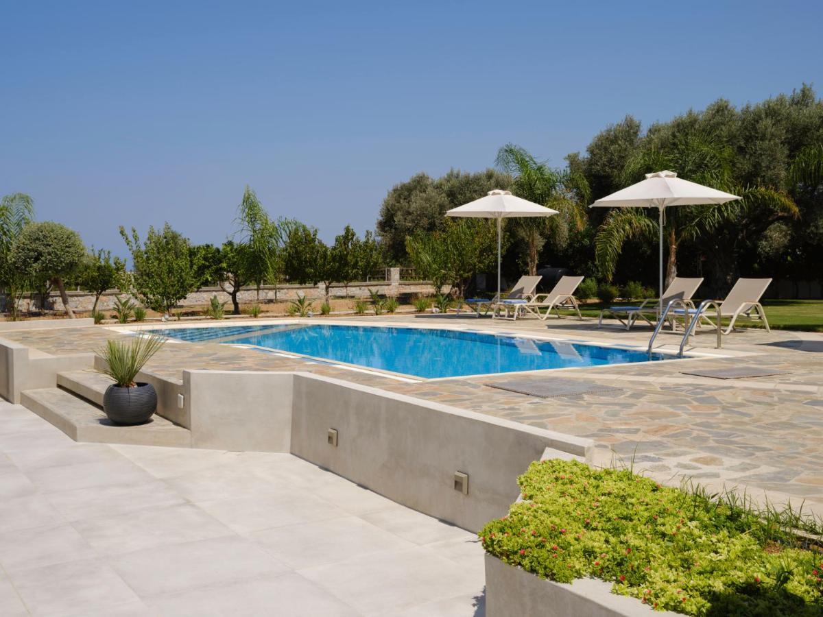 אדליאנוס קומפוס Villa Periklis מראה חיצוני תמונה