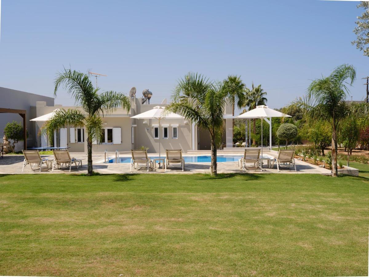 אדליאנוס קומפוס Villa Periklis מראה חיצוני תמונה